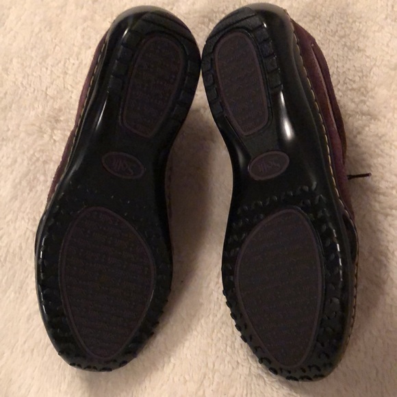 NWOT all-leather Sofft sneaker walking shoes in wine - Picture 3 of 13